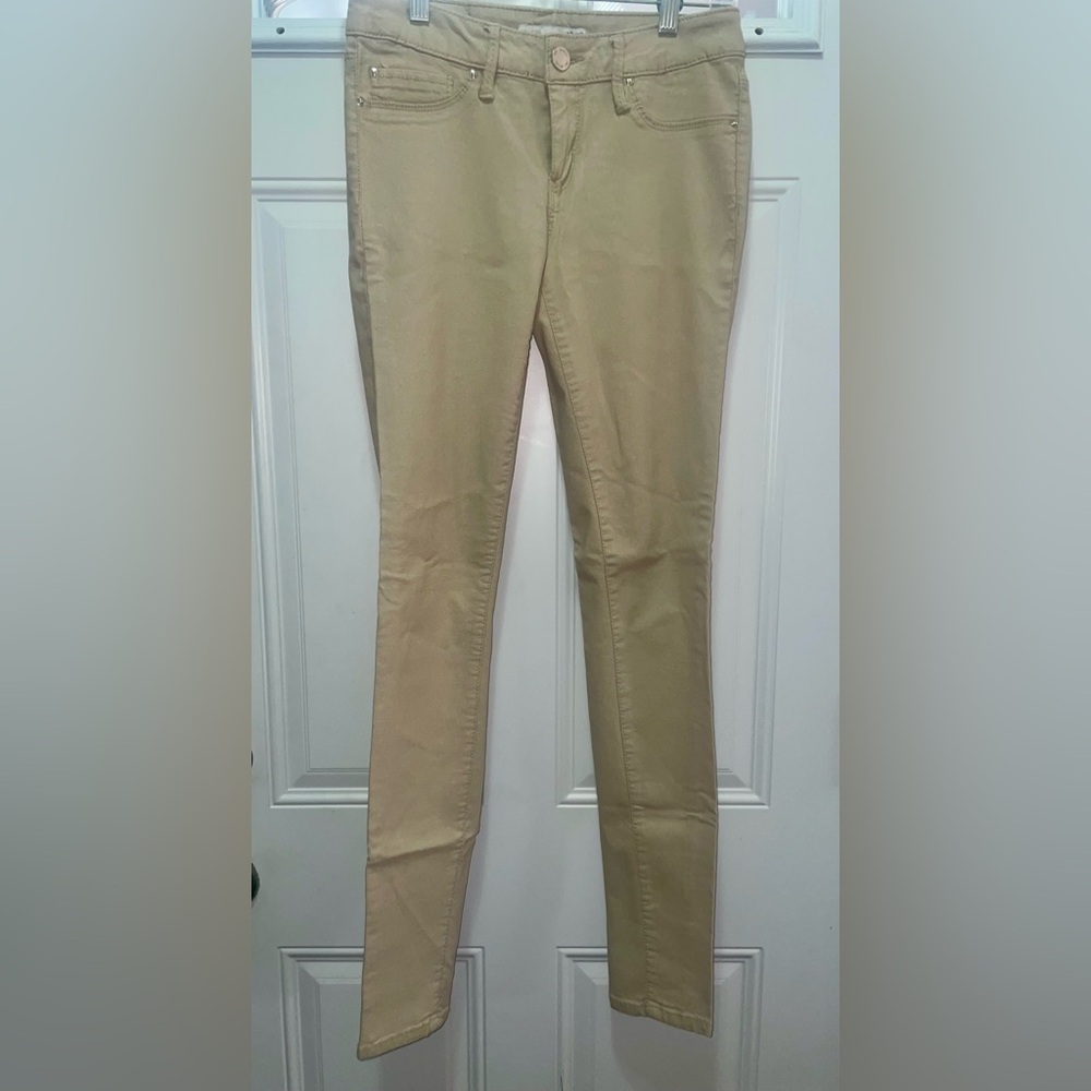 YMI Woman’s Med Khaki Jeggings